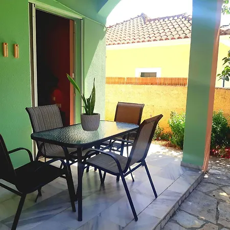 Stamoulis شقة أيّا إفيميا