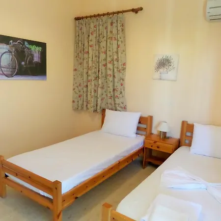 Stamoulis شقة أيّا إفيميا